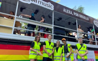 Auxiliares de servicio en el Orgullo Gay de Madrid 2022